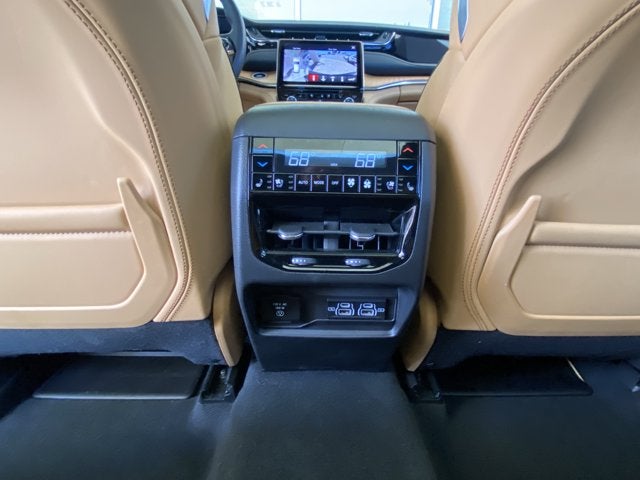 2023 Jeep Grand Cherokee Summit Reserve