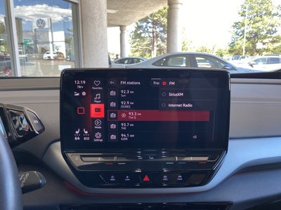 2023 Volkswagen ID.4 Pro