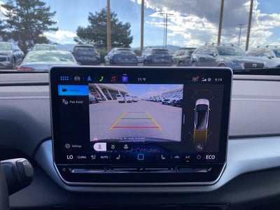 2025 Volkswagen ID.4 Pro