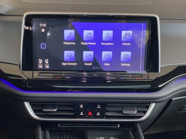 2025 Volkswagen Atlas Cross Sport 2.0T SEL Premium R-Line