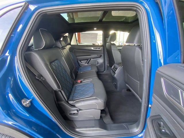 2025 Volkswagen Atlas Cross Sport 2.0T SEL Premium R-Line