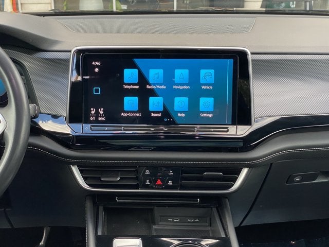2024 Volkswagen Atlas Cross Sport 2.0T SEL Premium R-Line