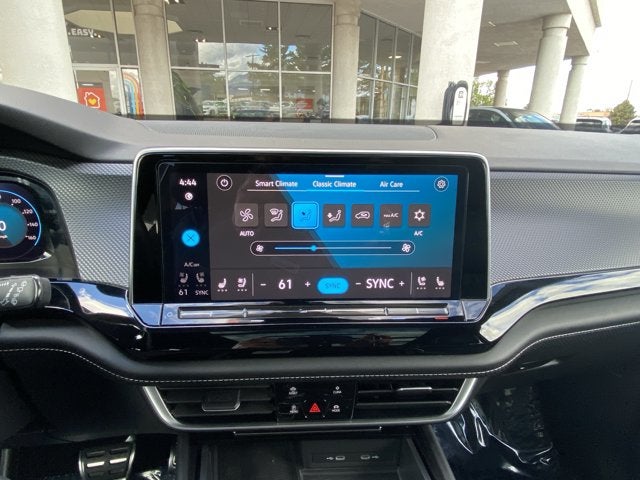 2024 Volkswagen Atlas Cross Sport 2.0T SEL Premium R-Line