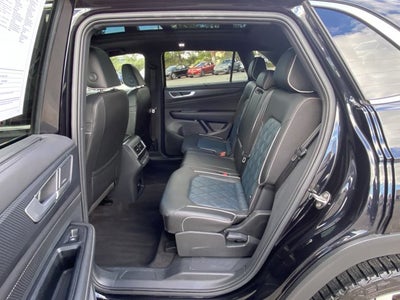 2024 Volkswagen Atlas Cross Sport 2.0T SEL Premium R-Line