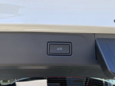2027 Volkswagen Atlas SE with Technology