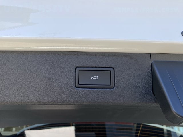 2027 Volkswagen Atlas SE with Technology