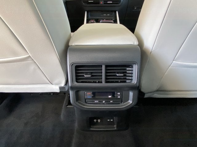 2027 Volkswagen Atlas SE with Technology