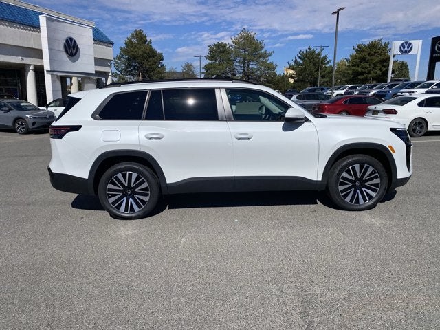 2027 Volkswagen Atlas SE with Technology