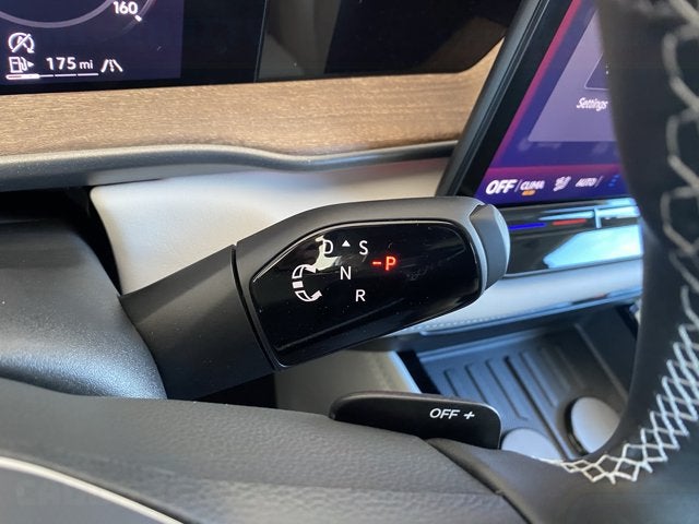 2027 Volkswagen Atlas SE with Technology