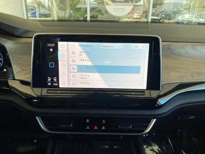 2026 Volkswagen Atlas 2.0T SE with Technology