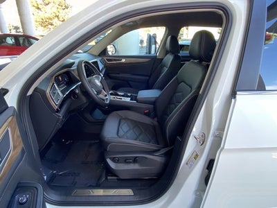 2026 Volkswagen Atlas 2.0T SE with Technology