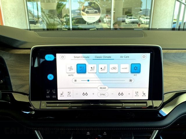 2026 Volkswagen Atlas 2.0T SE with Technology