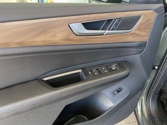 2026 Volkswagen Atlas 2.0T SE with Technology