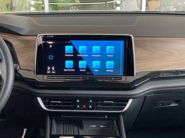 2026 Volkswagen Atlas 2.0T SE with Technology