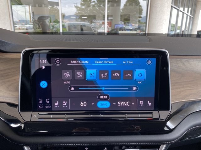 2026 Volkswagen Atlas 2.0T SE with Technology