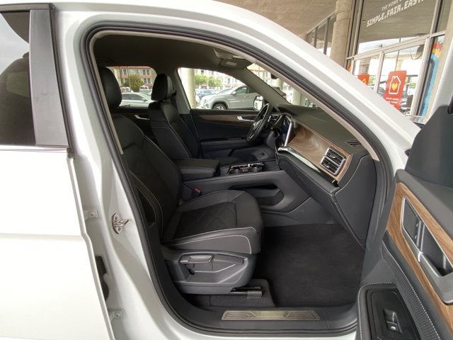 2026 Volkswagen Atlas 2.0T SE with Technology