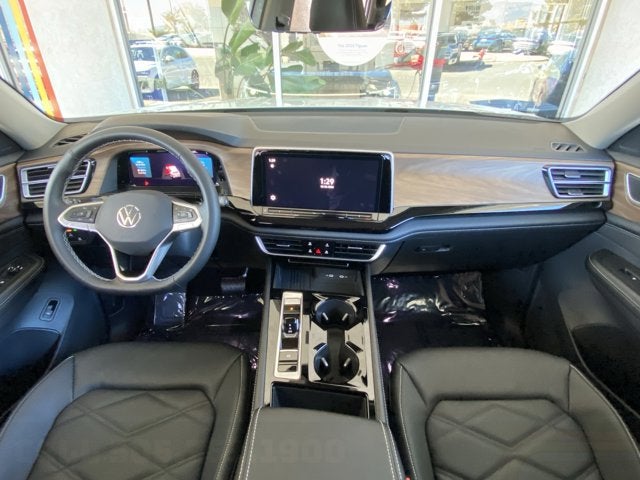 2026 Volkswagen Atlas 2.0T SE with Technology