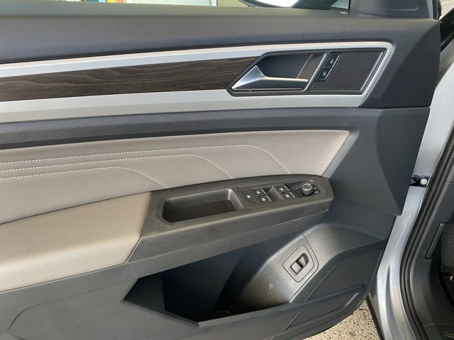 2023 Volkswagen Atlas 3.6L V6 SE with Technology