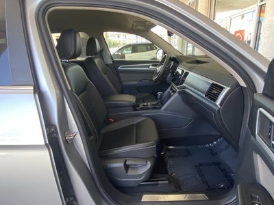 2023 Volkswagen Atlas 3.6L V6 SE with Technology