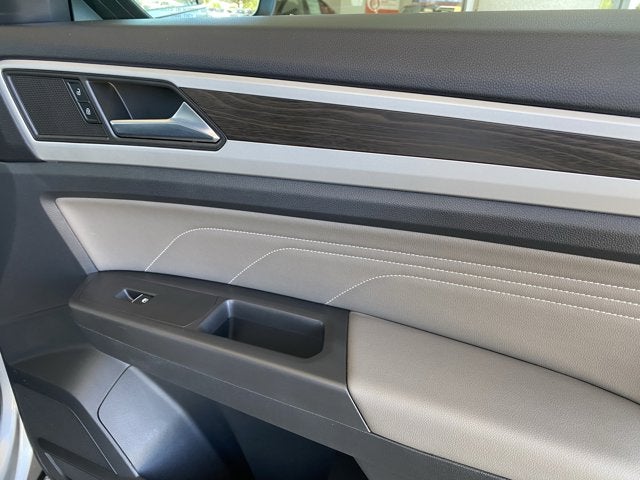 2023 Volkswagen Atlas 3.6L V6 SE with Technology