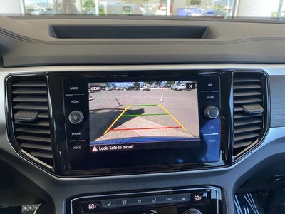 2023 Volkswagen Atlas 3.6L V6 SE with Technology