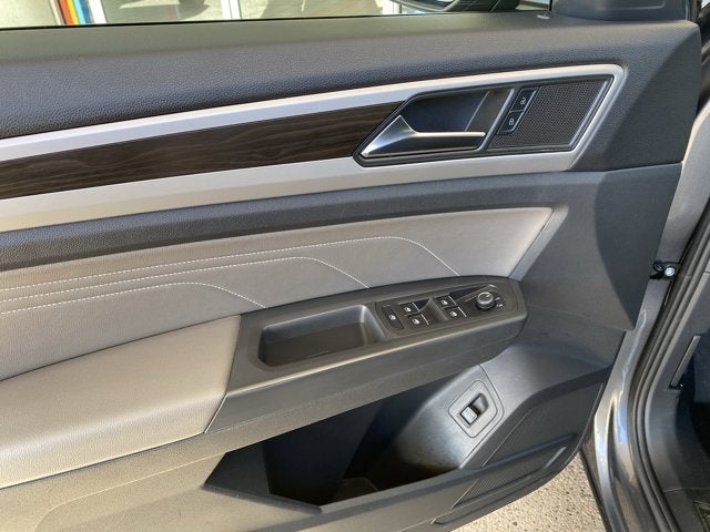 2023 Volkswagen Atlas 3.6L V6 SE with Technology