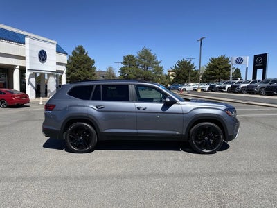 2023 Volkswagen Atlas 3.6L V6 SE with Technology