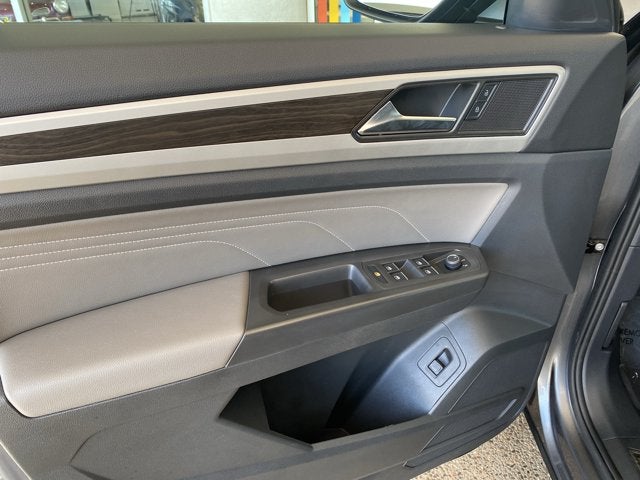 2023 Volkswagen Atlas 3.6L V6 SE with Technology