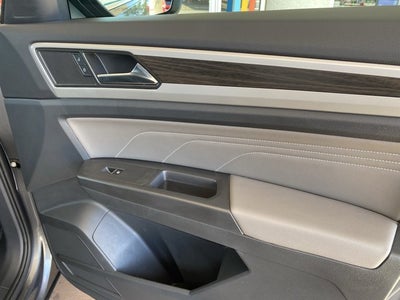 2023 Volkswagen Atlas 3.6L V6 SE with Technology