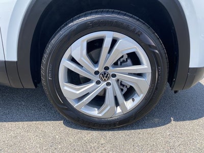 2023 Volkswagen Atlas 3.6L V6 SE with Technology