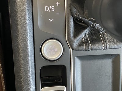 2023 Volkswagen Atlas 3.6L V6 SE with Technology