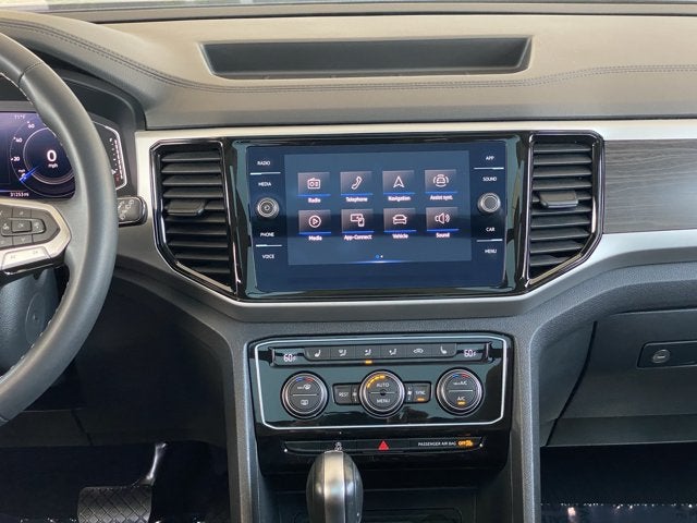 2023 Volkswagen Atlas 3.6L V6 SE with Technology