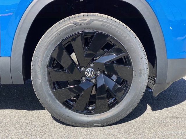 2025 Volkswagen Atlas Cross Sport 2.0T SE with Technology