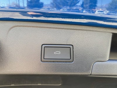 2025 Volkswagen Atlas Cross Sport 2.0T SE with Technology