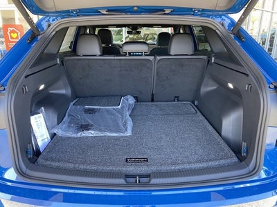 2025 Volkswagen Atlas Cross Sport 2.0T SE with Technology