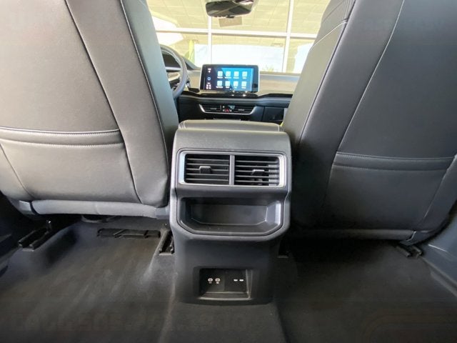 2025 Volkswagen Atlas Cross Sport 2.0T SE with Technology