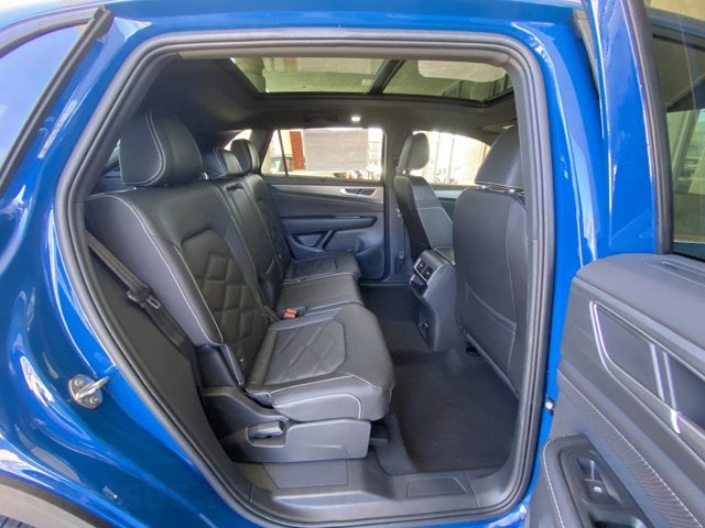 2025 Volkswagen Atlas Cross Sport 2.0T SE with Technology