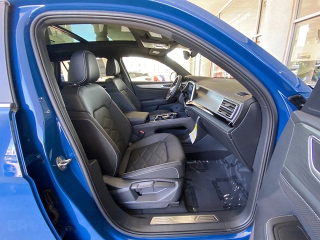 2025 Volkswagen Atlas Cross Sport 2.0T SE with Technology