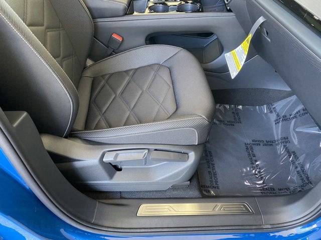 2025 Volkswagen Atlas Cross Sport 2.0T SE with Technology