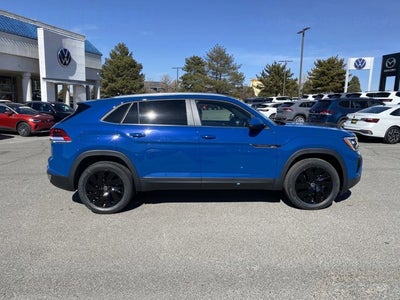 2025 Volkswagen Atlas Cross Sport 2.0T SE with Technology