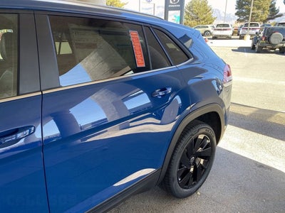 2025 Volkswagen Atlas Cross Sport 2.0T SE with Technology