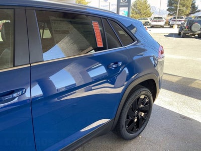 2025 Volkswagen Atlas Cross Sport 2.0T SE with Technology