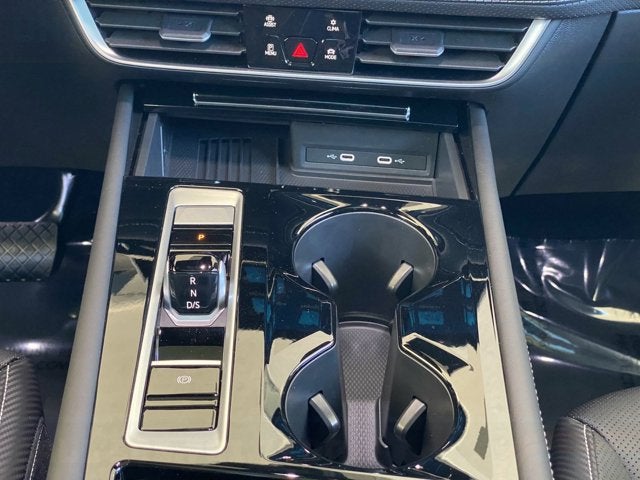 2025 Volkswagen Atlas Cross Sport 2.0T SE with Technology