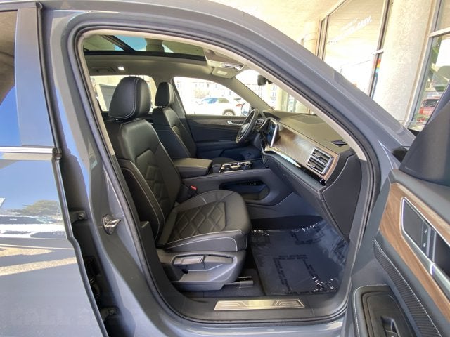 2026 Volkswagen Atlas 2.0T SE with Technology