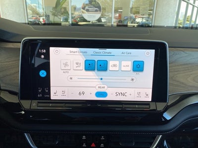 2026 Volkswagen Atlas 2.0T SE with Technology