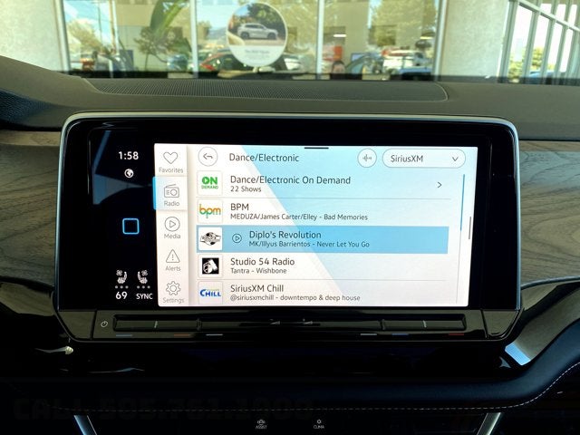 2026 Volkswagen Atlas 2.0T SE with Technology