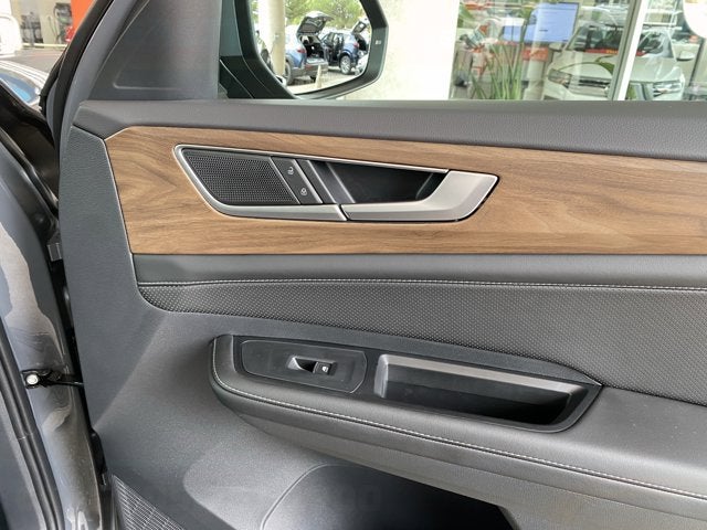 2026 Volkswagen Atlas 2.0T SE with Technology