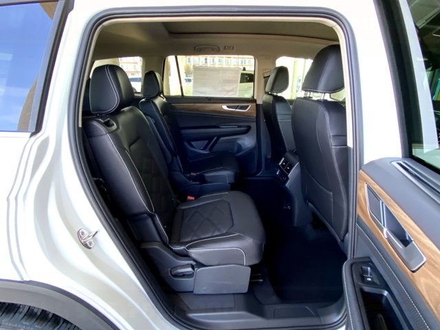 2026 Volkswagen Atlas 2.0T SE with Technology