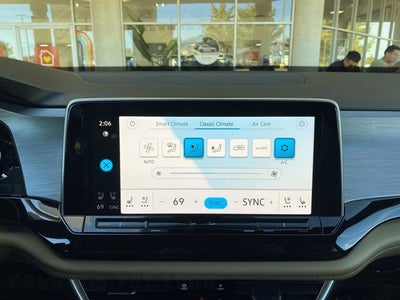 2026 Volkswagen Atlas Cross Sport 2.0T SE