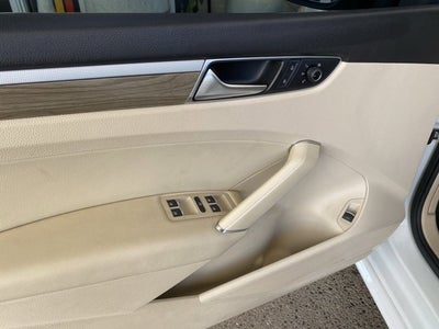2017 Volkswagen Passat 1.8T SE